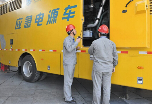 平武如何清理被灰尘覆盖的机油散热器？